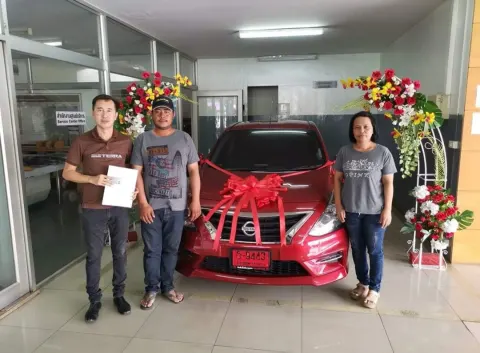 ภาพขอบคุณลูกค้า Nissan คุณเล็ก